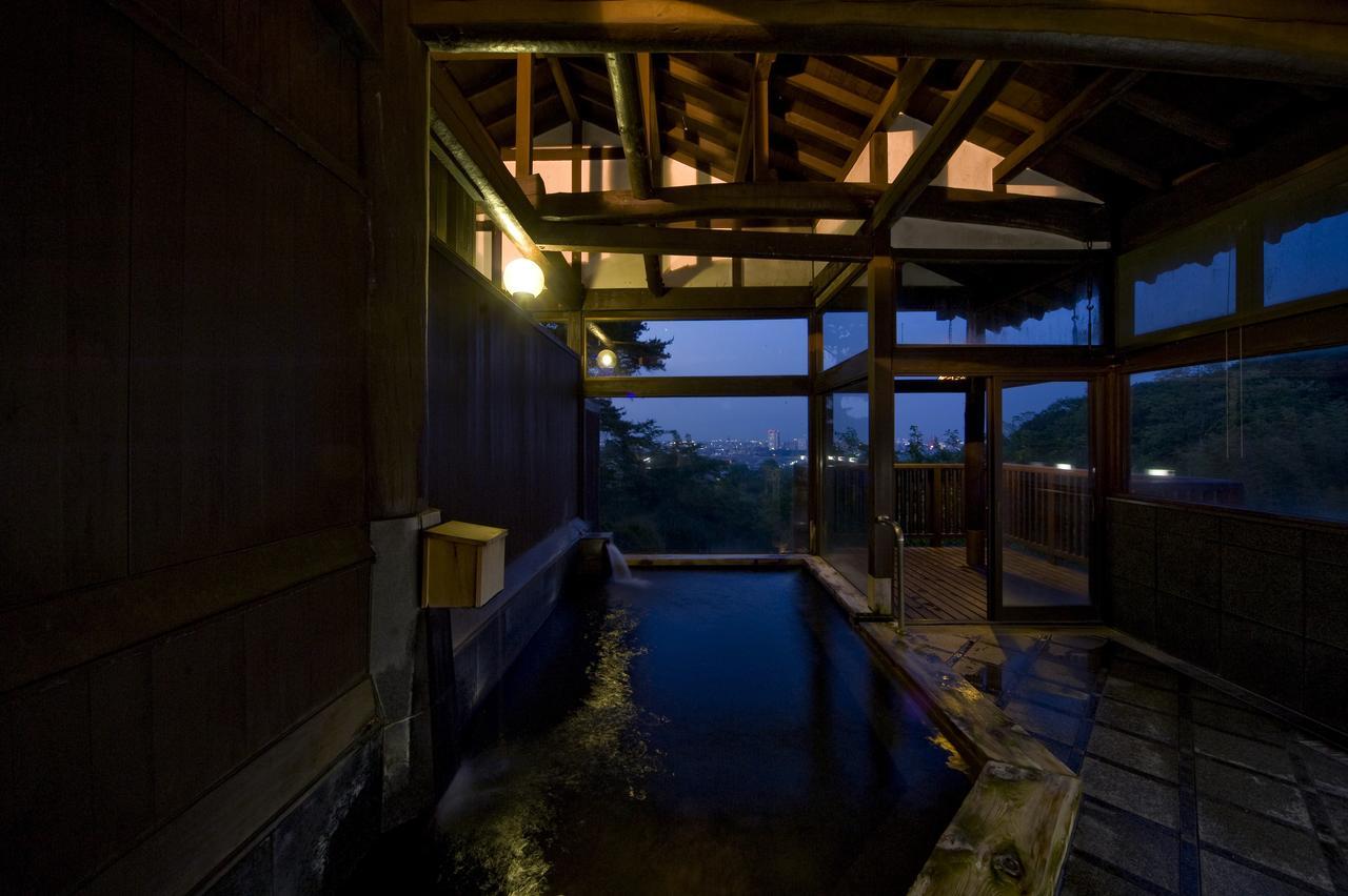 Takasaki Kannonyama Onsen Kinzanso Hotel Buitenkant foto