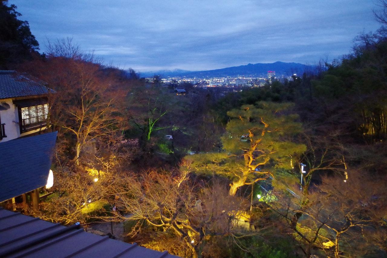 Takasaki Kannonyama Onsen Kinzanso Hotel Buitenkant foto